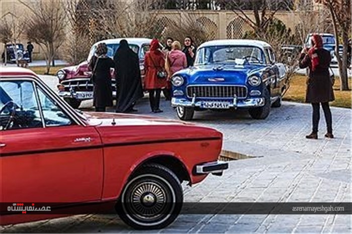 گزارش تصویری نمایشگاه خودروهای کلاسیک در کاخ چهلستون اصفهان