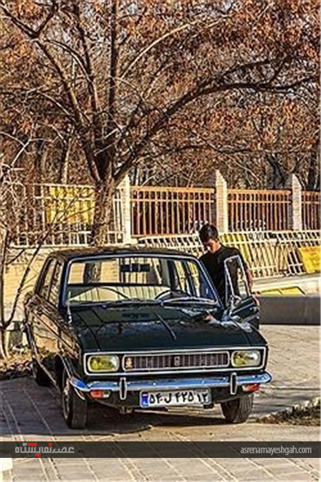 گزارش تصویری نمایشگاه خودروهای کلاسیک در کاخ چهلستون اصفهان