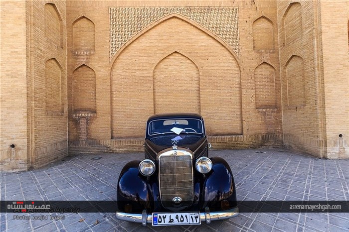 گزارش تصویری نمایشگاه خودروهای کلاسیک در کاخ چهلستون اصفهان