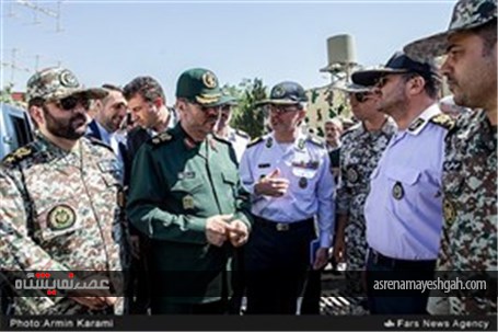 گزارش تصویری بازدید وزیر دفاع از نمایشگاه دستاوردهای پدافند هوایی قرارگاه خاتم