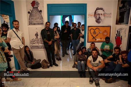 گزارش تصویری افتتاح نمایشگاه پوستربا عنوان به طور مستقل