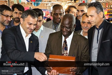 گزارش تصویری بازدید سفیر اوگاندا از نمایشگاه قرآن کرمان