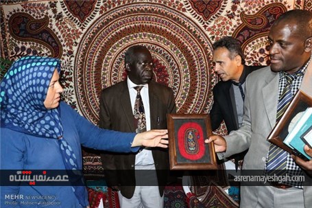 گزارش تصویری بازدید سفیر اوگاندا از نمایشگاه قرآن کرمان