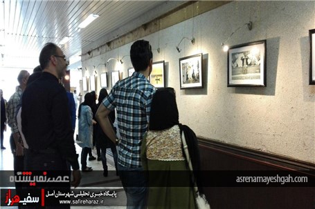 گزارش تصویری از نمایش 22 اثر منتخب در نمایشگاه عکس جشنواره &#171;تی تی&#187;