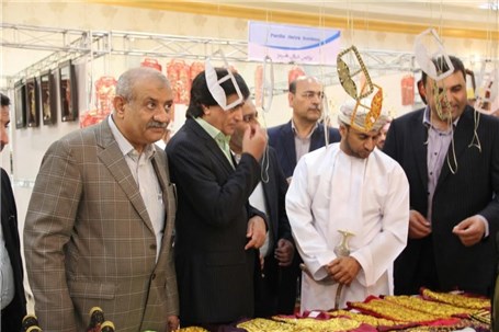 دومین نمایشگاه دستاوردها و توانمندی های استان هرمزگان در عمان برگزار شد