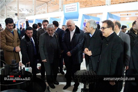 بازدید وزیر اقتصاد کشور جمهورى آذربایجان و وزیر ارتباطات و فناوری اطلاعات ایران از نمایشگاه توانمند