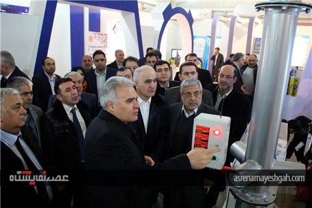 بازدید وزیر اقتصاد کشور جمهورى آذربایجان و وزیر ارتباطات و فناوری اطلاعات ایران از نمایشگاه توانمند