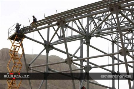 گزارش تصویری از آغاز عملیات پوشش سقف سالن علامه مجلسی پروژه نمایشگاه بزرگ اصفهان