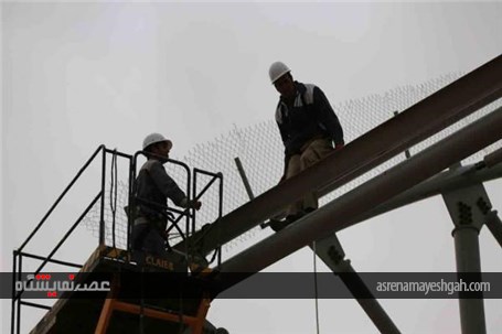 گزارش تصویری از آغاز عملیات پوشش سقف سالن علامه مجلسی پروژه نمایشگاه بزرگ اصفهان