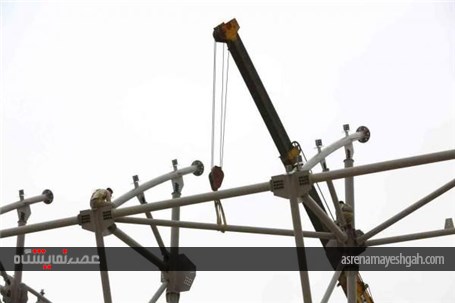 گزارش تصویری از آغاز عملیات پوشش سقف سالن علامه مجلسی پروژه نمایشگاه بزرگ اصفهان