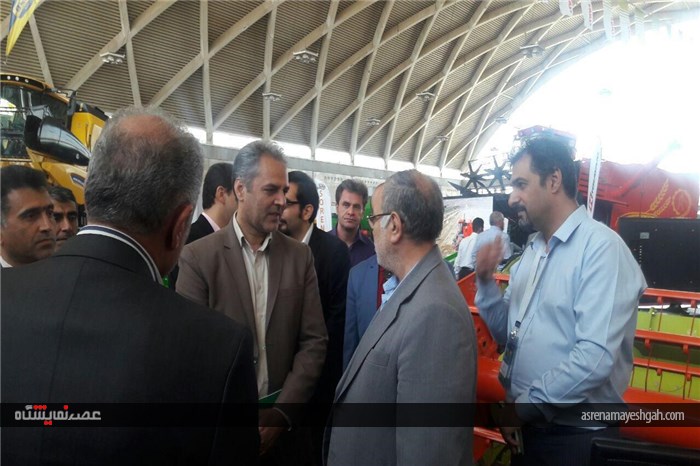 تصاویر اختصاصی از بازدیدمعاون آموزش و ترویج کشاورزی از نمایشگاه اتماک-آی فارم