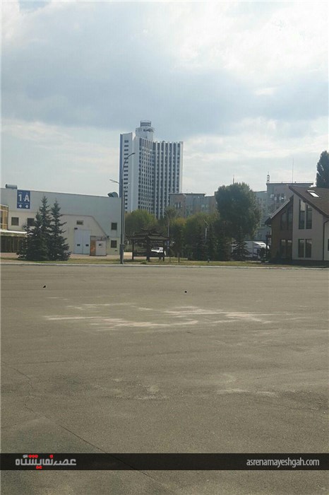 گزارش تصویری از محوطه بیرونی سالن برگزاری نمایشگاه توانمندی های صادراتی جمهوری اسلامی ایران-در اوکرا