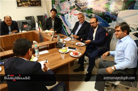 بازدید رییس و جمعی از اعضای کمیسیون اقتصادی شورای اسلامی شهر اصفهان از پروژه نمایشگاه