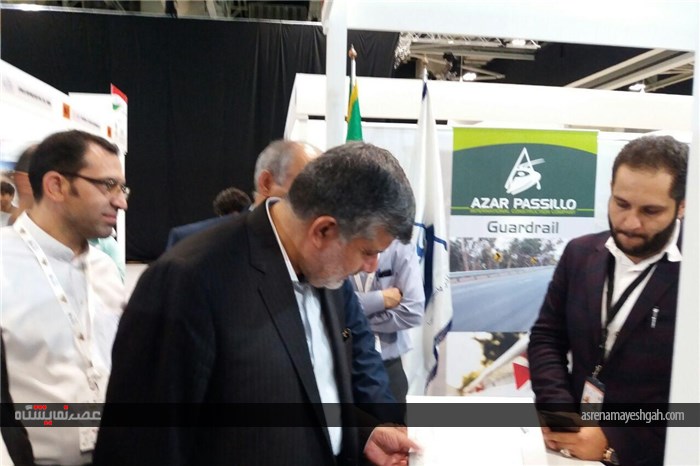 بازدید خسروتاج از غرفه های ایرانی نمایشگاه عمان