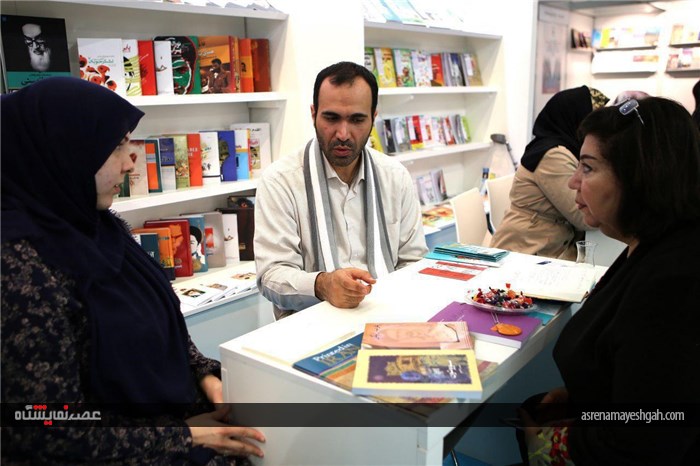 گزارش تصویری از فعالیت های غرفه ایران در سومین روز نمایشگاه کتاب فرانکفورت