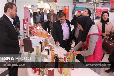 گزارش تصویری از نمایشگاه کارخانجات برتر به مناسبت هفته جهانی غذا در زنجان