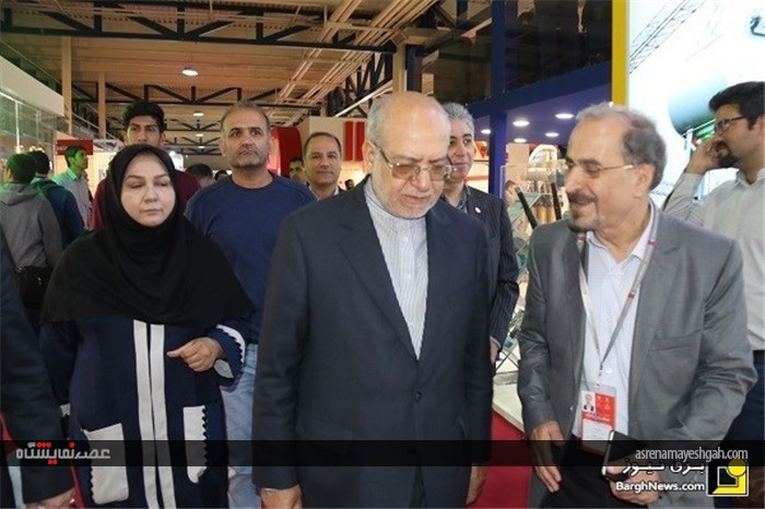 بازدید نعمت زاده از هفدهمین نمایشگاه بین المللی صنعت برق