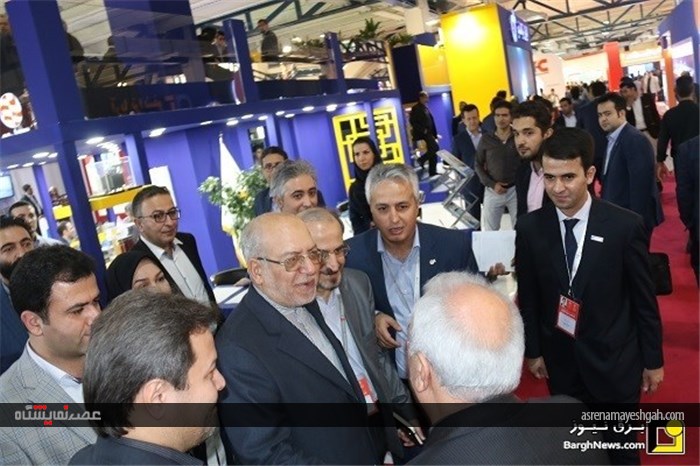 بازدید نعمت زاده از هفدهمین نمایشگاه بین المللی صنعت برق