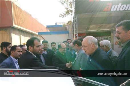 گزاش تصویری از بازدید وزیر صنعت از نمایشگاه قطعات خودرو