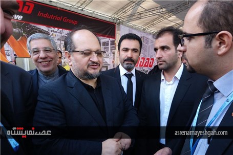 گزاش تصویری از بازدید وزیر صنعت از نمایشگاه قطعات خودرو