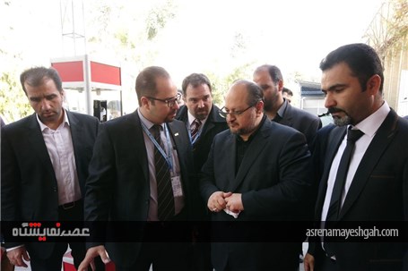 گزاش تصویری از بازدید وزیر صنعت از نمایشگاه قطعات خودرو