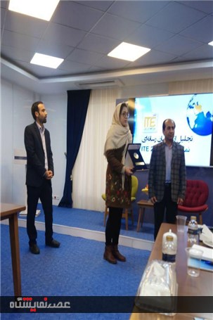 از خبرنگاران حاضر در نمایشگاه تراکنش تقدیر شد