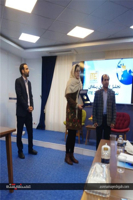 از خبرنگاران حاضر در نمایشگاه تراکنش تقدیر شد