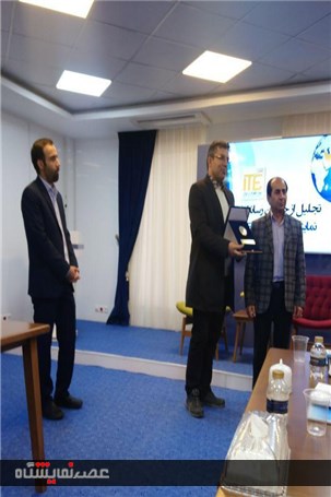 از خبرنگاران حاضر در نمایشگاه تراکنش تقدیر شد