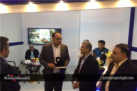 گزارش تصویری اهدا لوح تقدیر به مشارکت کنندگان نمایشگاه خودرو بوشهر